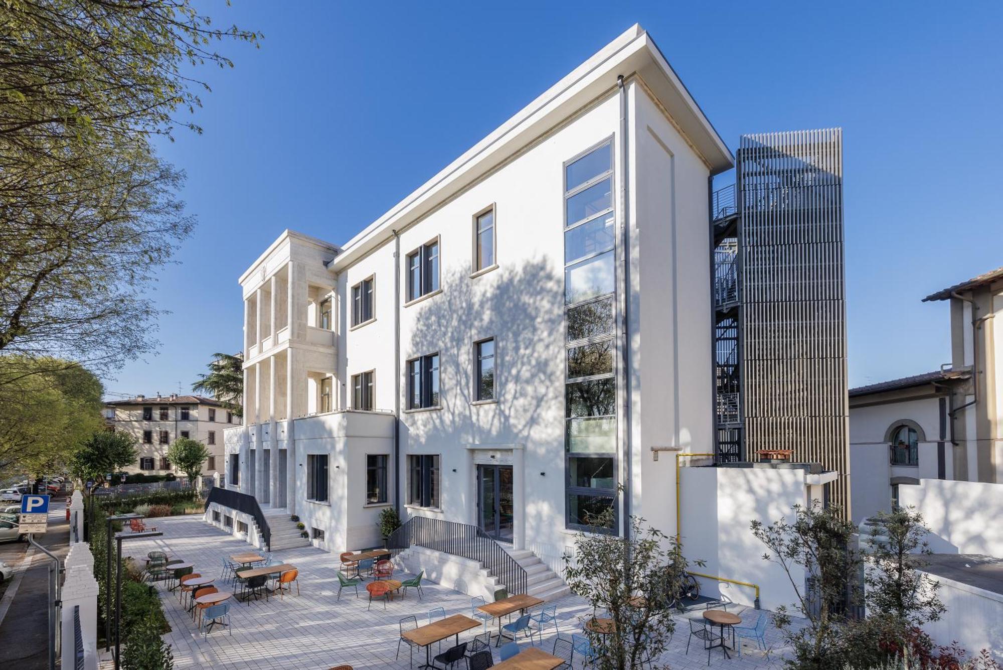 Yellowsquare Hostel