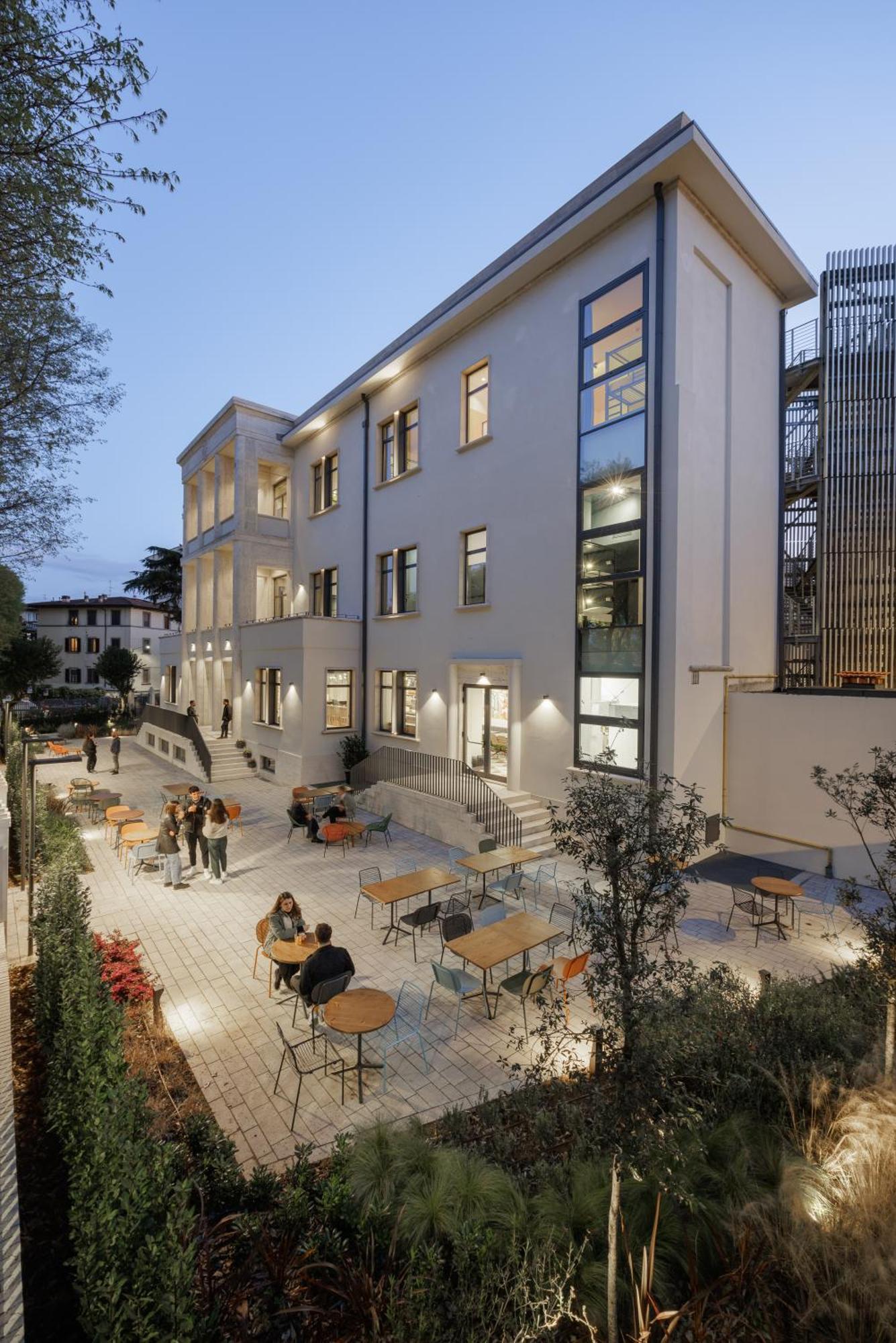 Hostel Yellowsquare *