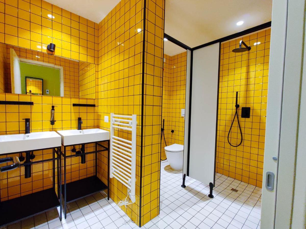 Hostal Yellowsquare *